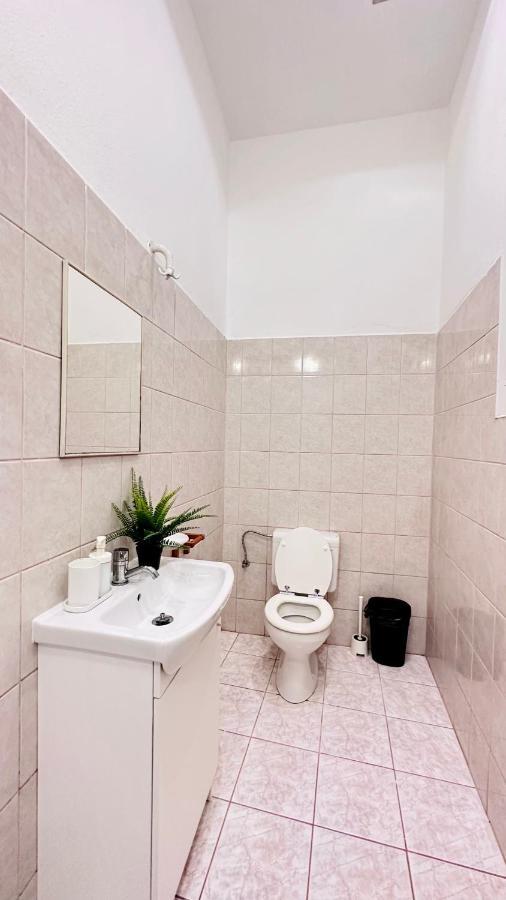 בודפשט Jozsef 18 Apartment - 5 Mins To New York Cafe מראה חיצוני תמונה